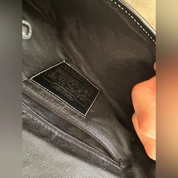 Vintage Coach Signature Sufflette Hand Bag in Navy and Black Leather - Picture 10 of 11